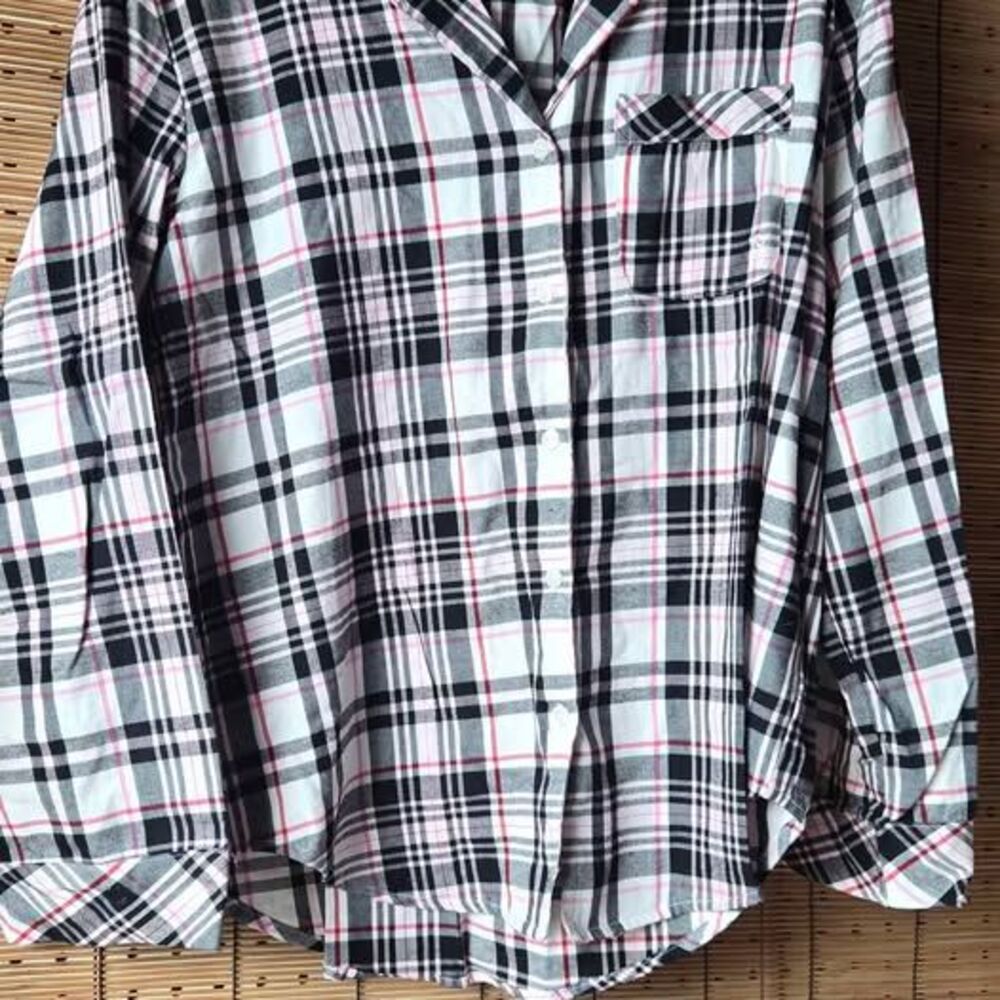 Victoria's Secret Plaid Pajama Top XS Long Pink Black Button Front Sleep Shirt